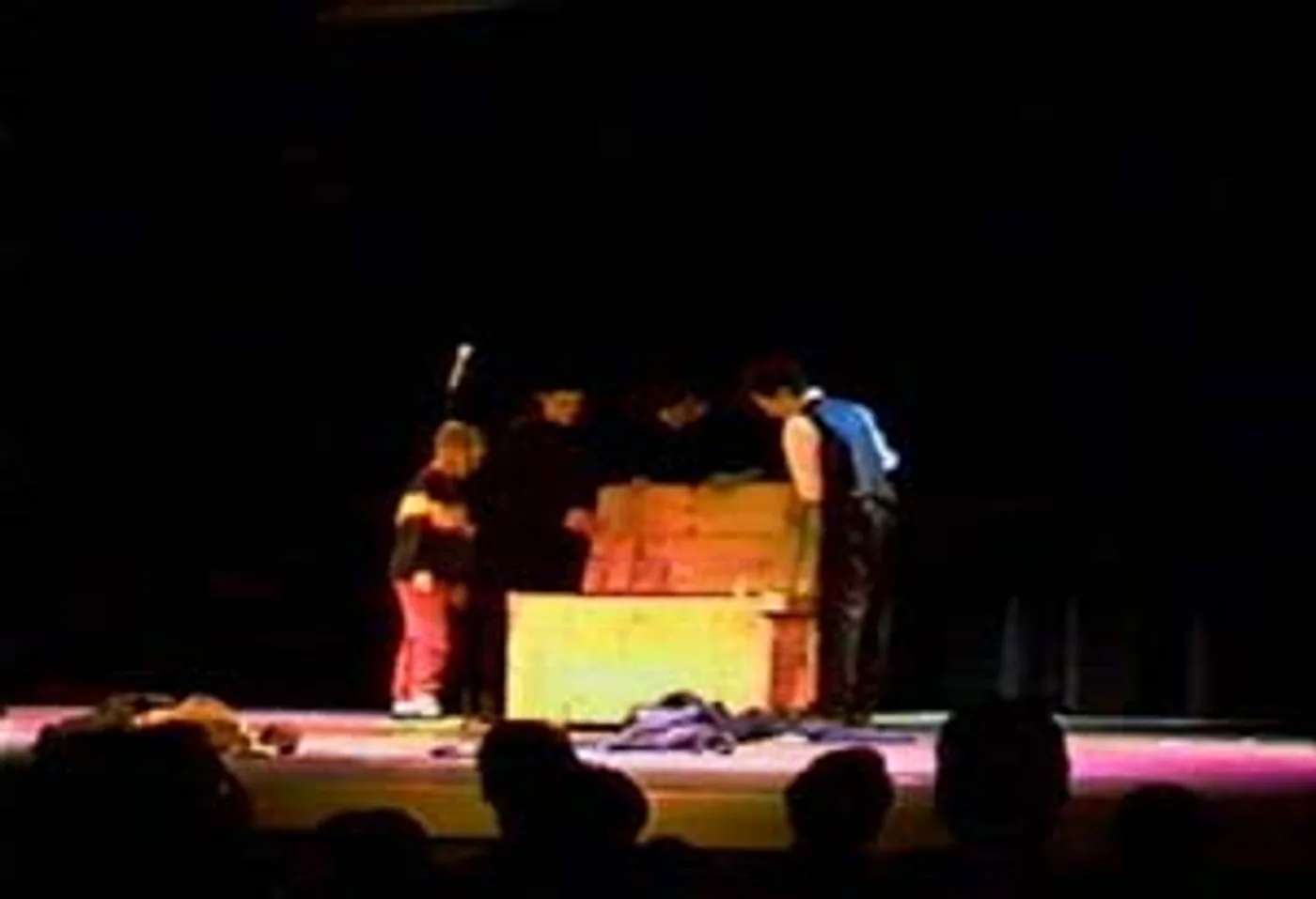 Metamorphosis stage illusion setup